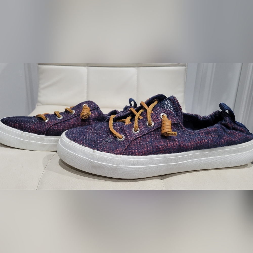 Sperry Crest Ebb Two-tone Sneaker with a Canvas Upper and Rawhide Laces